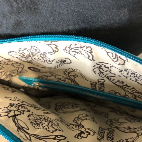 NWTCowgirl Trendy teal pineapple crossbody bag with adjustable strap - Picture 15 of 16